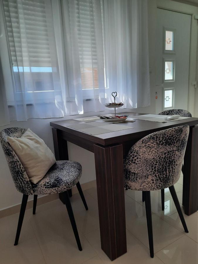 Apartmani Perla Neum Luaran gambar